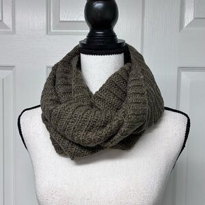 NWT Old Navy Infinity Scarf, Olive Green